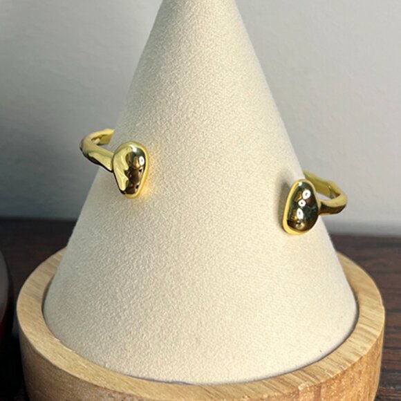 Alexis Bittar Solanas’s Gold & Crystal Cuff Bracelet - Picture 6 of 7